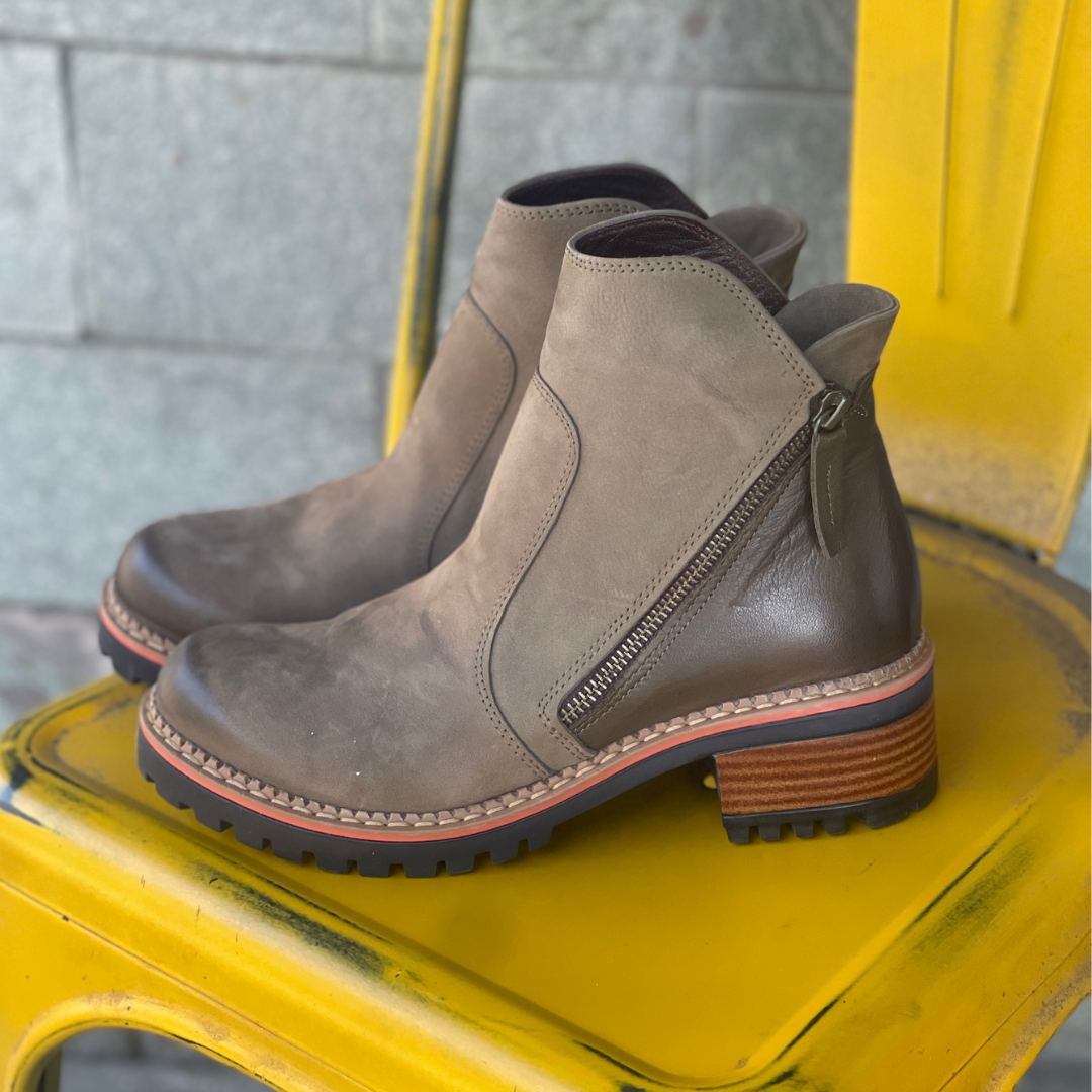 BIZA WHITLEY – Sole Desire Shoes